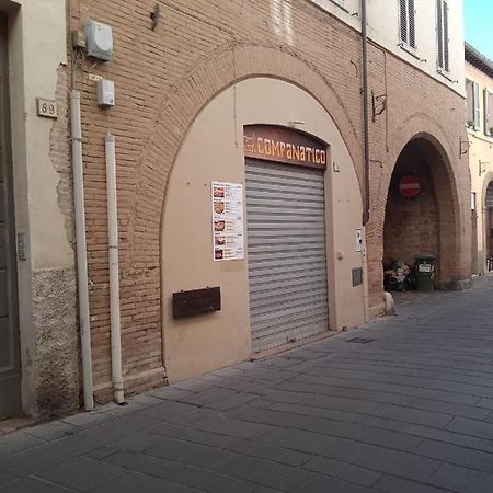 Casetta In Centro Lejlighed Foligno Eksteriør billede